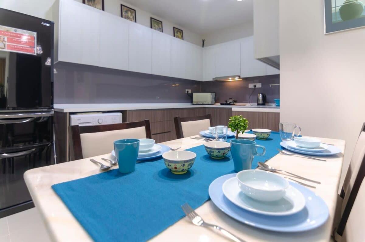 Apartment A Chic & Comfy Suasana In *